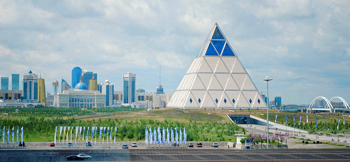 Достопримечательности Нур-Султан/Астаны - Дворец Мира и Согласия
